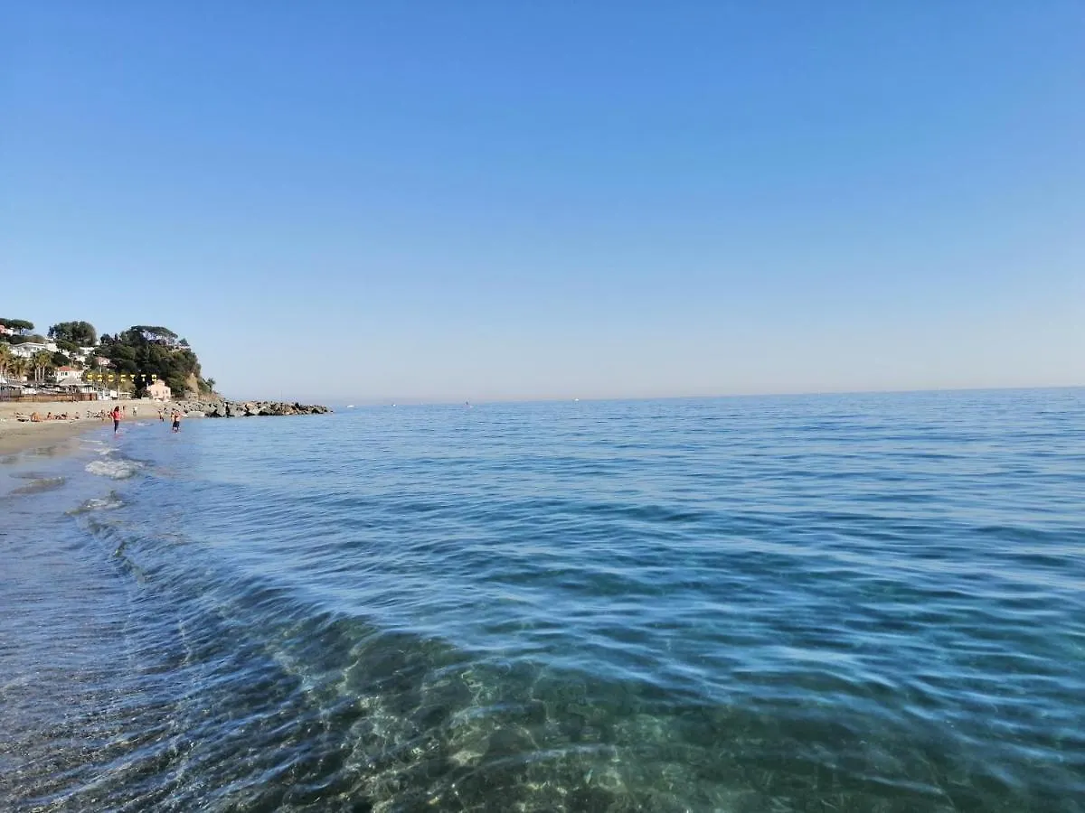 Albergo Blue Fish Albisola Superiore 2*,  Olaszország